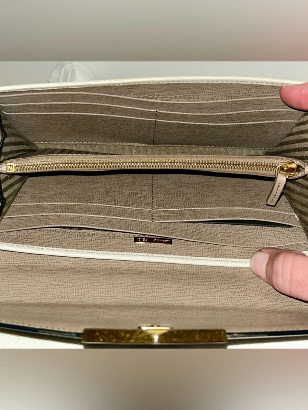 Fendi Black Leather V-Detail Wallet - Picture 10 of 12